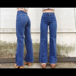 Vintage 70s High Waisted Bell Bottom Jeans 24
